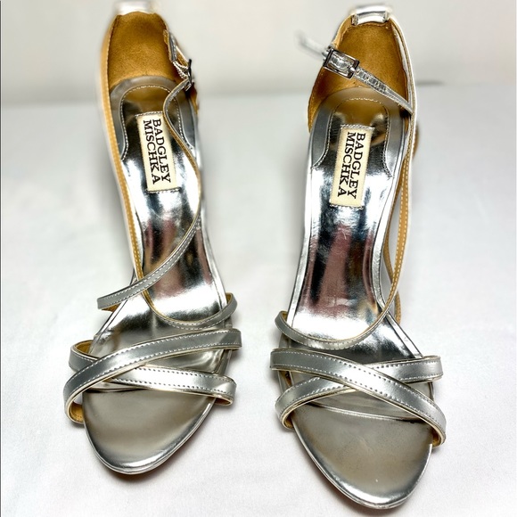 Badgley Mischka Lillian Strappy Ankle Strap Sandals Silver Metallic Leather 7M - Picture 13 of 15